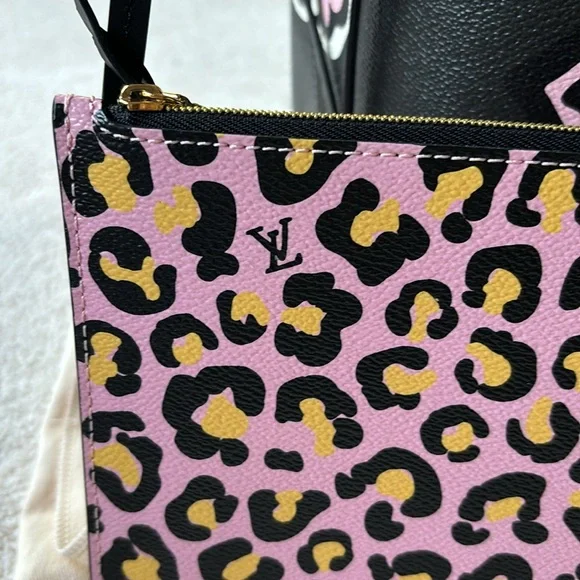 LOUIS VUITTON 
Monogram Giant Wild at Heart Neverfull MM Black - Picture 4 of 16